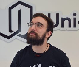 César García programador Uniqoders